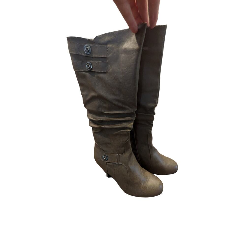 New, Never Worn ladies sz 8.5 Top Moda Tall Taupe Boots with Short Heel